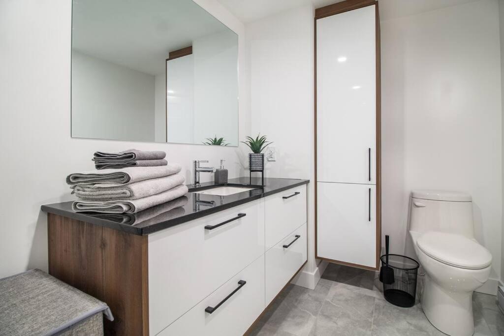 Condo Chic, Centre-Ville Piscine, Terrasse, Gym مدينة كويبيك المظهر الخارجي الصورة